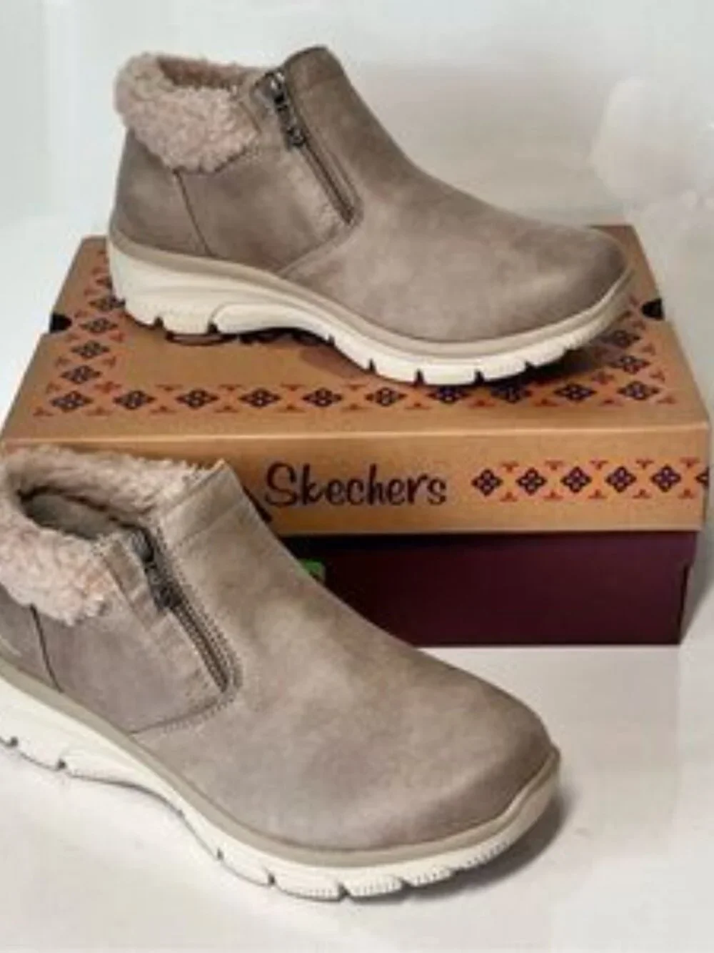 Skechers zip closure